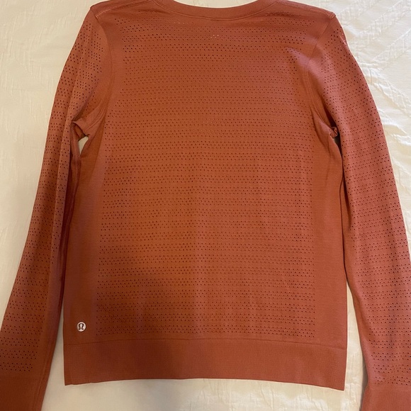 Lululemon long sleeve top - Picture 2 of 4